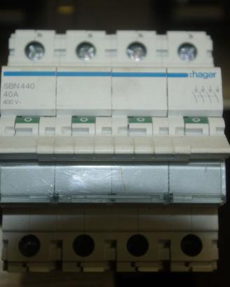 Hager SBN440 – Sezionatore / Interruttore