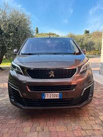 Peugeot traveler van 8 posti