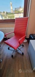 5 sedie in pelle rossa con rotelle