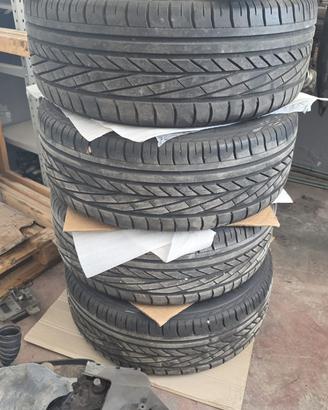 Cerchi e gomme originali Audo Q3