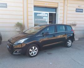 Peugeot 5008 1.6 HDi 115cv full optionals