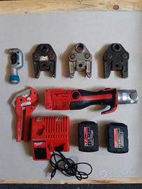 Pressatrice Novopress a batteria 