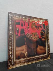 Sfera Ebbasta - Famoso  $€LEBRATION (vinile d'oro)