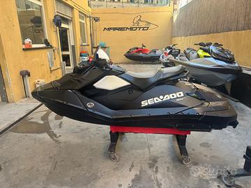 Moto d'acqua SeaDoo Spark 2017 50h, IBR, sella