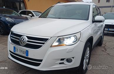 Volkswagen Tiguan 2.0 TDI DPF 4MOTION DSG Sport & 
