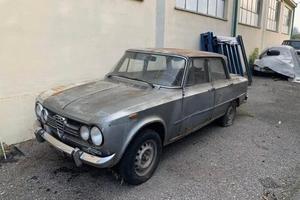 Alfa Romeo Giulia Super 1600 Biscione alfa 105
