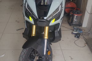 Xadv 750