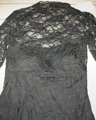 Abito nero in pizzo