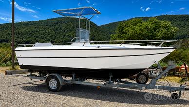 Barca fuoribordo open pesca famiglia suzuki 140 4T