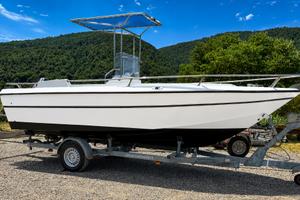 Barca fuoribordo open pesca famiglia suzuki 140 4T
