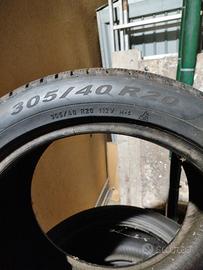 2 gomme per Porsche Cayenne 305 40 r 20
