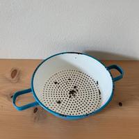 Scolapasta vintage in metallo smaltato Azzurro