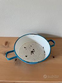 Scolapasta vintage in metallo smaltato Azzurro