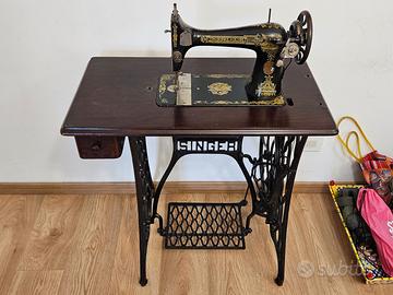 Macchina da cucire Singer antica