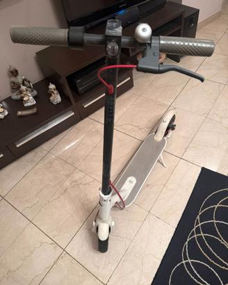 monopattino xiaomi mi m360