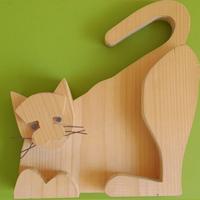 Gatto in legno e baffi in ferro