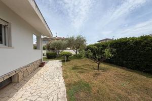 Villa di 165 m² con 4 locali e posto auto a Sabaud