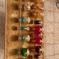 Set bicchieri vintage colorati decorati in oro