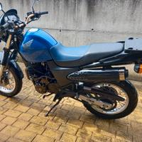 Tourist scrambler Honda Vigor 650 del 2002