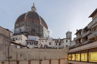 MONOLOCALE A FIRENZE