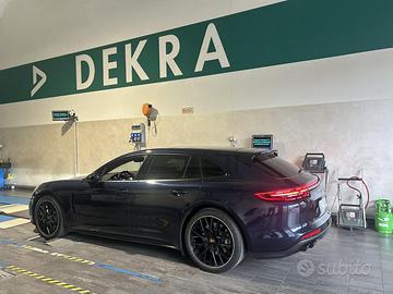 Porsche panamera 4