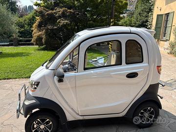 Minicar elettrica per anziani,disabili