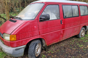 Furgone vw transporter caravelle multivan