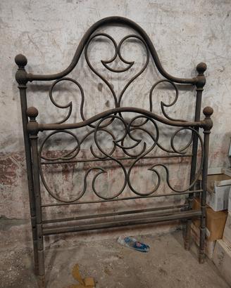 letti in ferro antichi