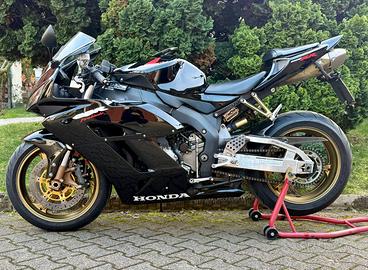 HONDA CBR 1000 RR FIREBLADE