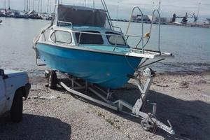 barca semicabinata m. 5 Johnson 40/50 hp 