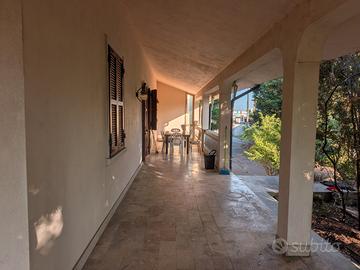 Villa bifamiliare di 400 mq