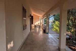 Villa bifamiliare di 400 mq
