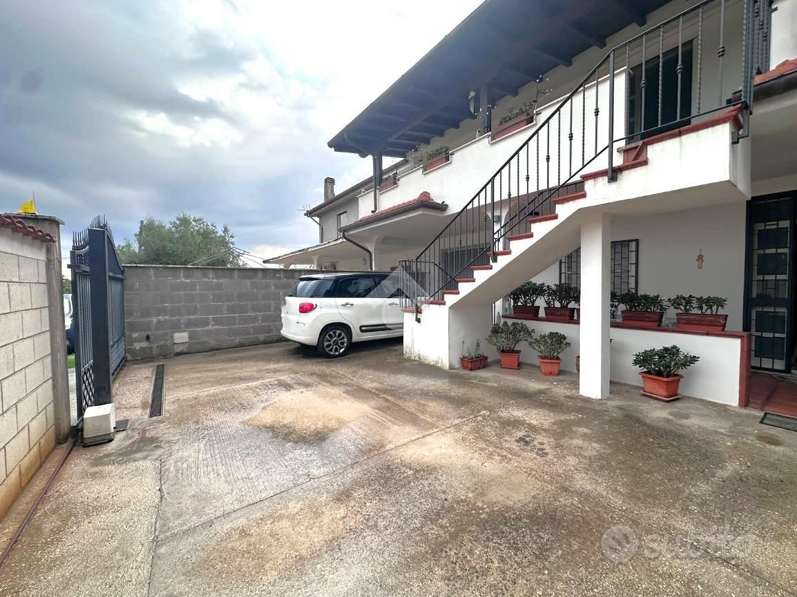 Casa – Aprilia, Lampione - Vista 2