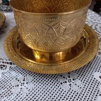 vaso e piatto in rame giallo 