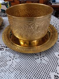 vaso e piatto in rame giallo 