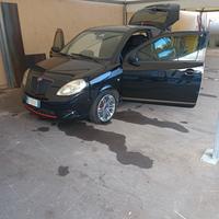 lancia y Momo design 