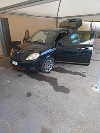 lancia y Momo design 