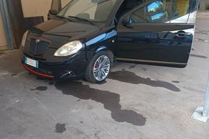 lancia y Momo design 