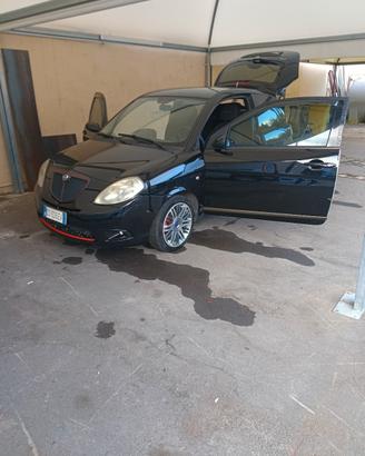 lancia y Momo design 