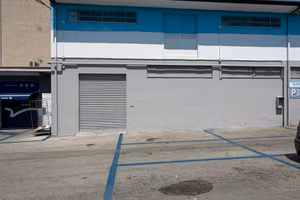 Locale commerciale 210 m² , casoria