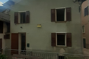 Casa di due piani Pieve Tesino da ristru