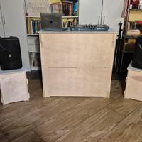 Consolle per DJ in legno smontabile