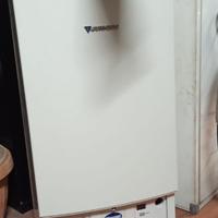 CALDAIA A GAS JUNKERS  A CONDENSAZIONE ZWB24-3C