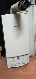 CALDAIA A GAS JUNKERS  A CONDENSAZIONE ZWB24-3C