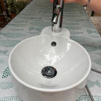 Lavandino completo di miscelatore
