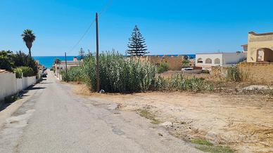 Triscina terreno lato mare di 815 mq