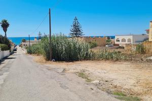 Triscina terreno lato mare di 815 mq