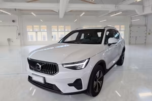 VOLVO XC40 T4 RECHARGE PLUG-IN AUTO CORE SUV