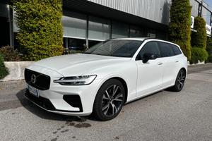 Volvo V60 B4 (d) automatico Plus Dark
