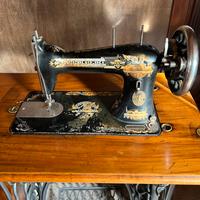 Maccina da cucire antica Singer